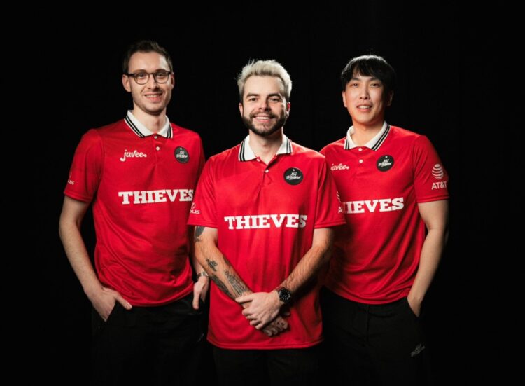 Pictured: 100 Thieves elite showing off a new jersey design. Credit: 100 Thieves