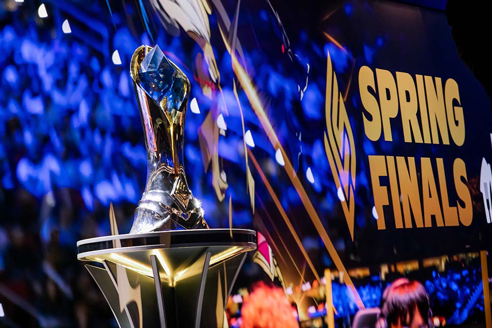 Trophy of the League of Legends Championship Series (LCS)